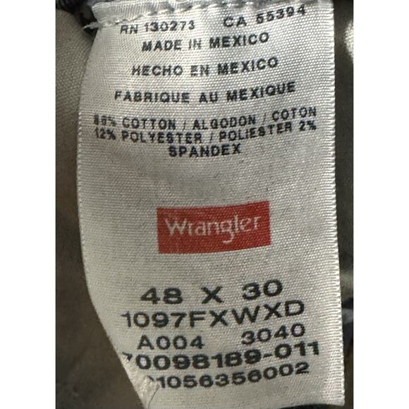 Men’s Wrangler Jeans, Medium Wash, Some Stains, Size 48x30, Relaxed Fit - Picture 8 of 8